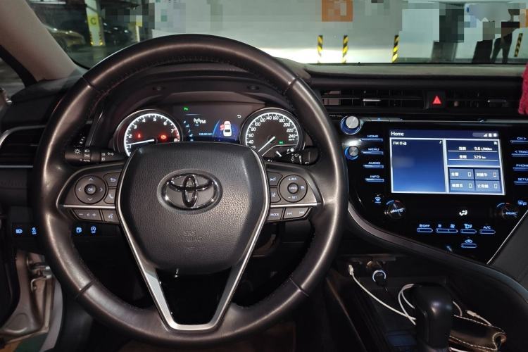 Used Toyota Camry 2018 2.5G Luxury Edition Center Console