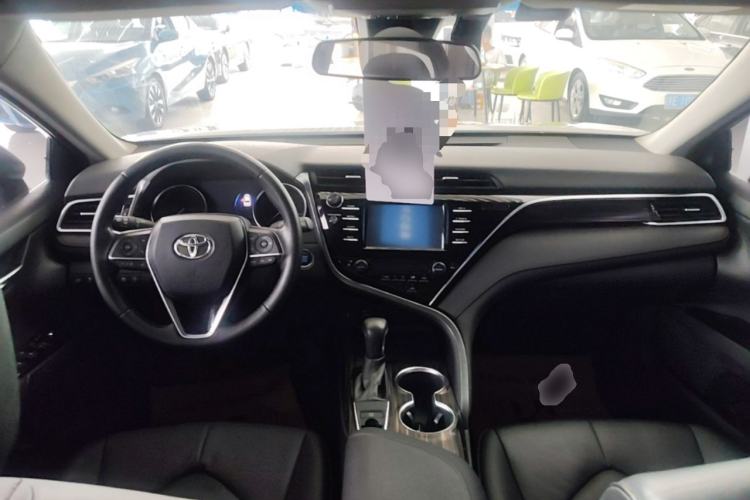 Used Toyota Camry 2018 2.0G Luxury Edition Center Console