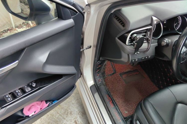 Used Toyota Camry 2018 2.0G Luxury Edition Driver Seat