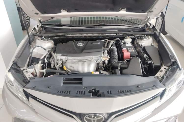 Used Toyota Camry 2018 2.0G Luxury Edition Engine Bay
