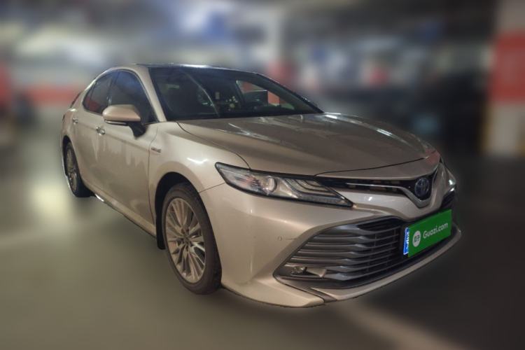 Used Toyota Camry 2018 Dual-Engine 2.5 HG Luxury Edition Front Right 45 Deg