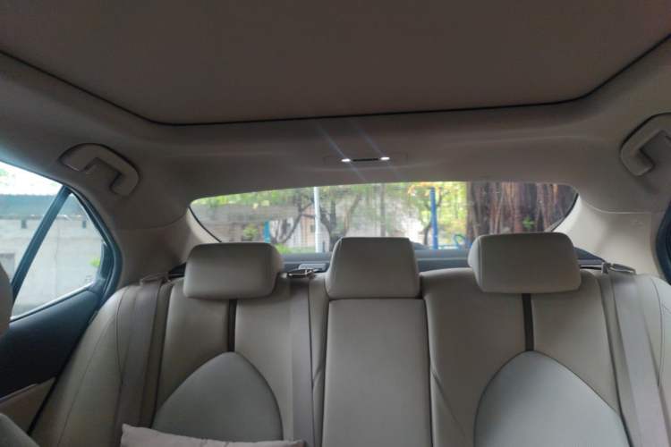 Used Toyota Camry 2018 Dual-Engine 2.5 HG Luxury Edition Headliner