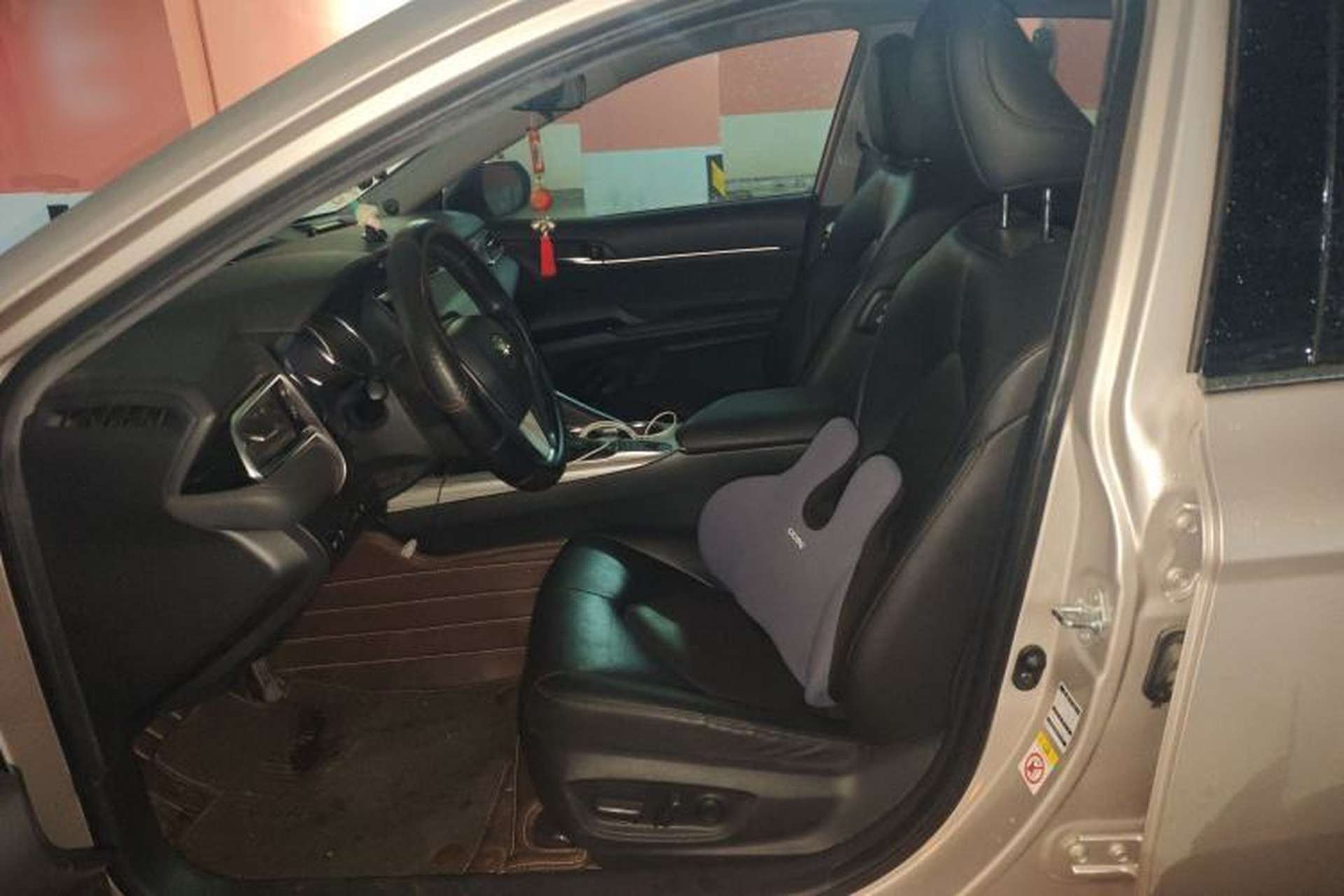 Used Toyota Camry 2018 Dual-Engine 2.5 HG Luxury Edition Left Front Seat