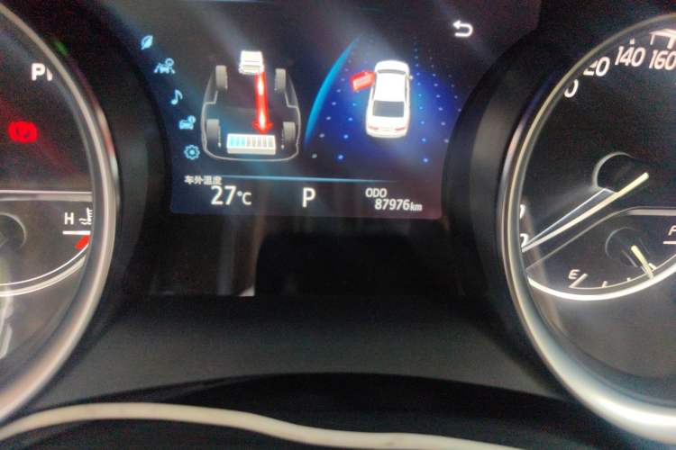 Used Toyota Camry 2018 Dual-Engine 2.5 HG Luxury Edition Odometer Close Up