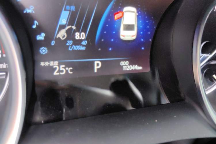 Used Toyota Camry 2018 2.0G Luxury Edition Odometer Close Up