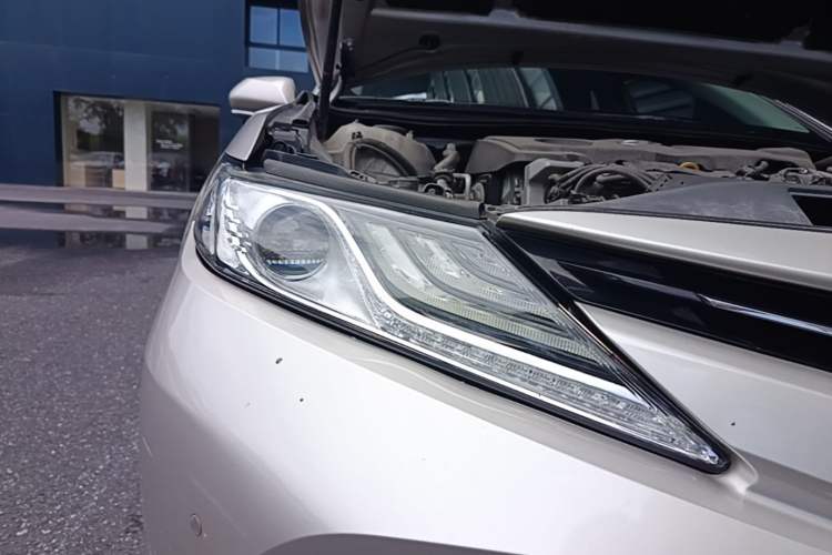 Used Toyota Camry 2018 2.5G Luxury Edition Right Front Headlight
