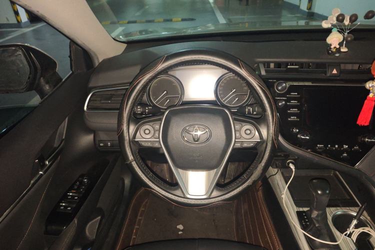 Used Toyota Camry 2018 Dual-Engine 2.5 HG Luxury Edition Steering Wheel