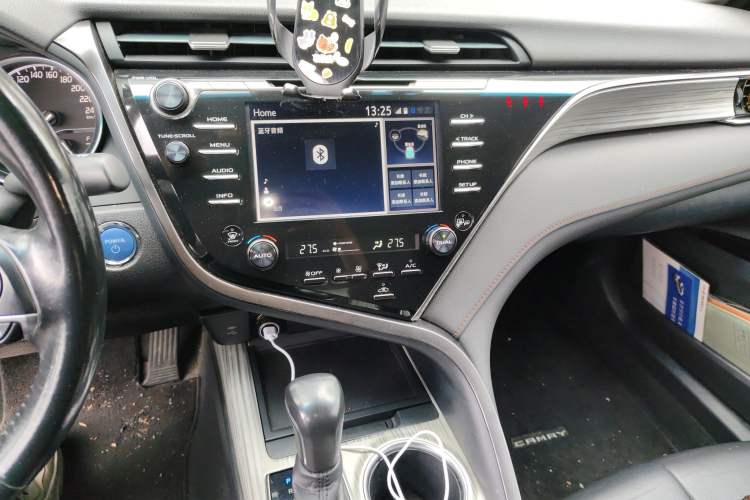 Used Toyota Camry 2018 Dual-Engine 2.5 HG Luxury Edition Audio And AC Panel