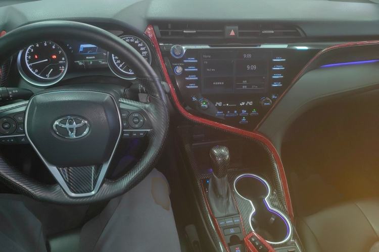 Used Toyota Camry 2018 2.5G Luxury Edition Center Console