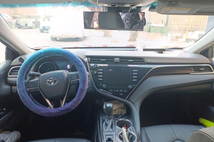 Used Toyota Camry 2018 2.5G Luxury Edition Center Console