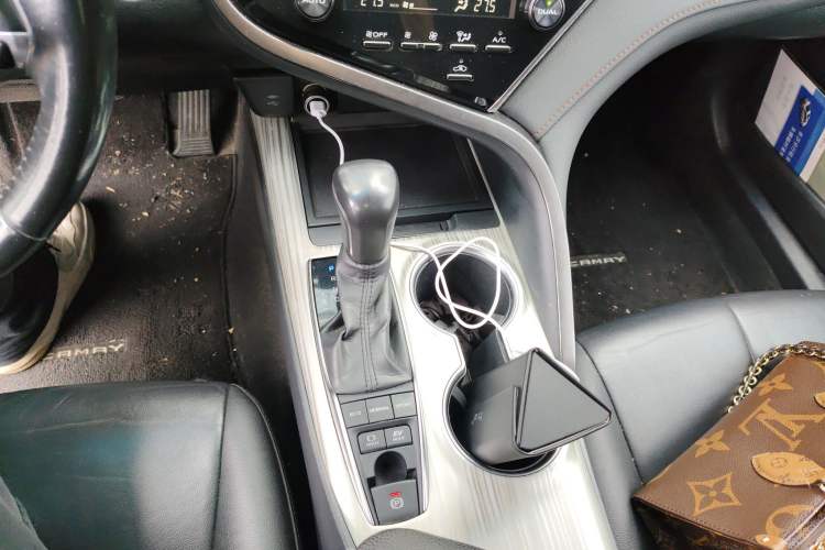 Used Toyota Camry 2018 Dual-Engine 2.5 HG Luxury Edition Gear Lever