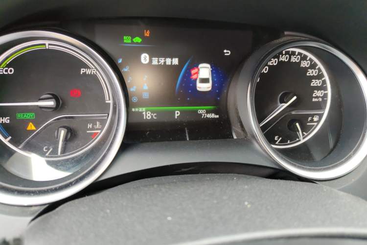 Used Toyota Camry 2018 Dual-Engine 2.5 HG Luxury Edition Odometer Close Up