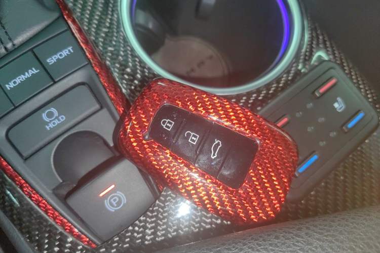Used Toyota Camry 2018 2.5G Luxury Edition Vehicle Key