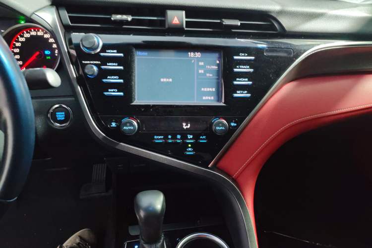 Used Toyota Camry 2018 2.5S Fēngshàng Edition Audio And AC Panel