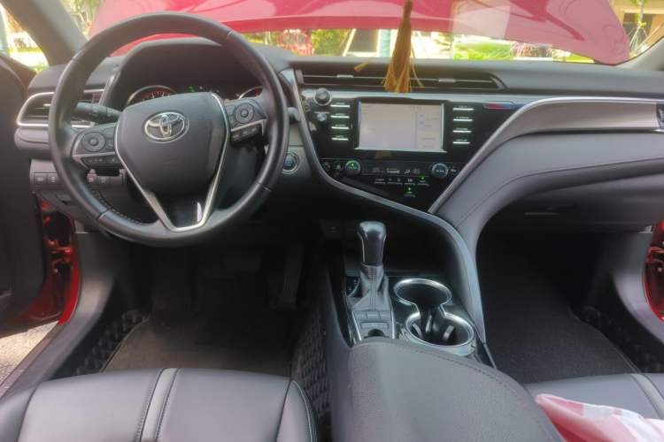 Used Toyota Camry 2018 2.0S FENGSHANG Edition Center Console
