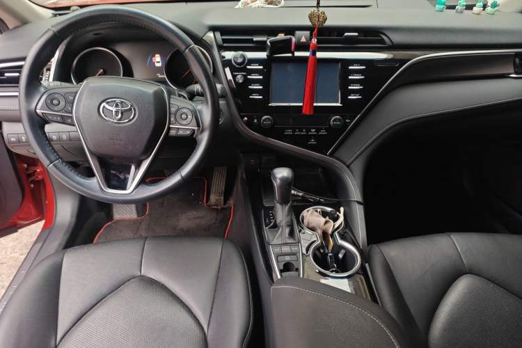 Used Toyota Camry 2018 2.5S Fēngshàng Edition Center Console
