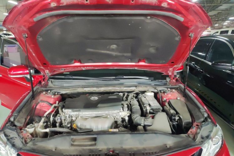 Used Toyota Camry 2018 2.0G Luxury Edition Engine Bay