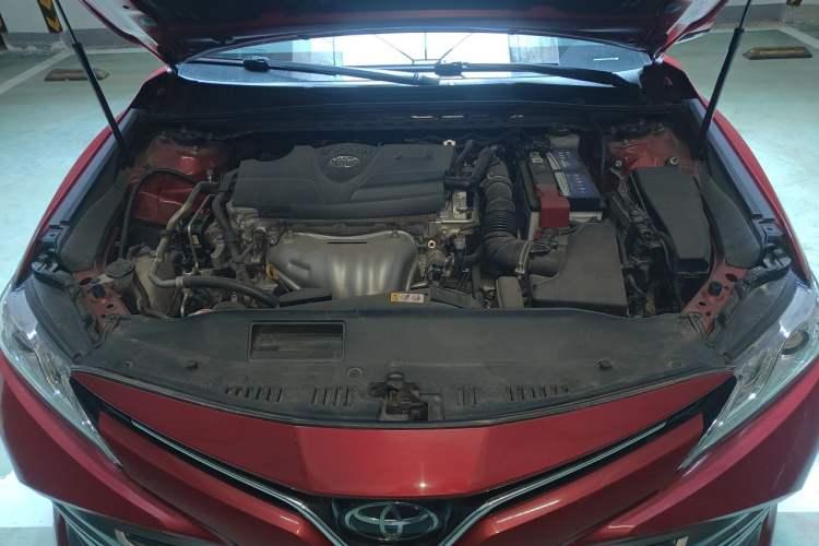 Used Toyota Camry 2018 2.0G Luxury Edition Engine Bay
