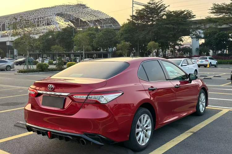 Used Toyota Camry 2018 2.0G Luxury Edition Exterior 9