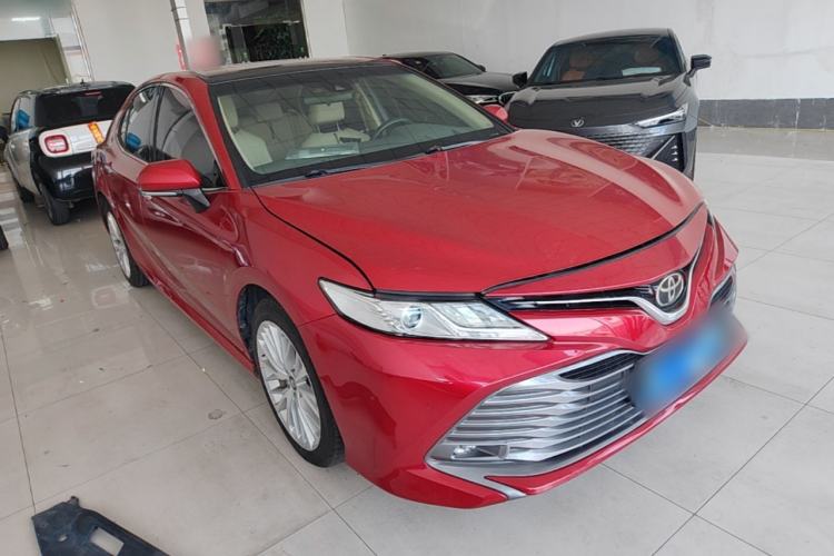 Used Toyota Camry 2018 2.5G Luxury Edition Front Right 45 Deg
