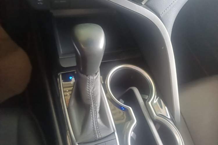 Used Toyota Camry 2018 2.5S Fēngshàng Edition Gear Lever
