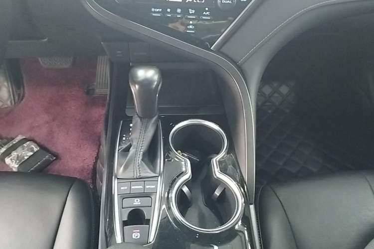 Used Toyota Camry 2018 2.5S Fēngshàng Edition Gear Lever