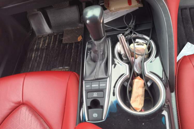 Used Toyota Camry 2018 2.5S Fēngshàng Edition Gear Lever