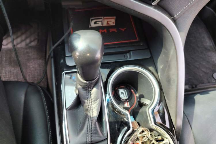 Used Toyota Camry 2018 2.5S Fēngshàng Edition Gear Lever