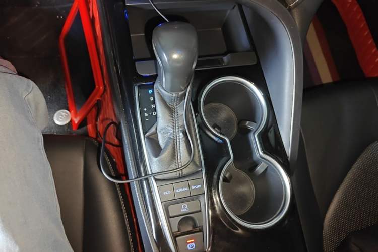 Used Toyota Camry 2018 2.5S Fēngshàng Edition Gear Lever