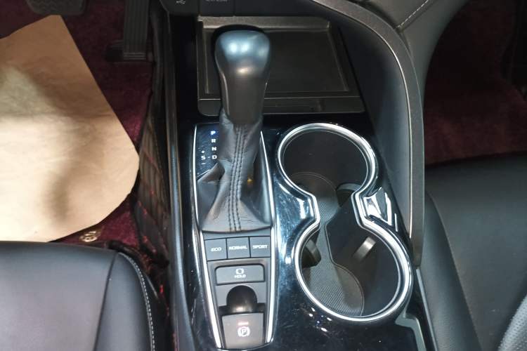 Used Toyota Camry 2018 2.5S Fēngshàng Edition Gear Lever