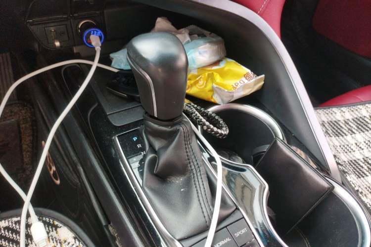 Used Toyota Camry 2018 2.5S Fēngshàng Edition Gear Lever
