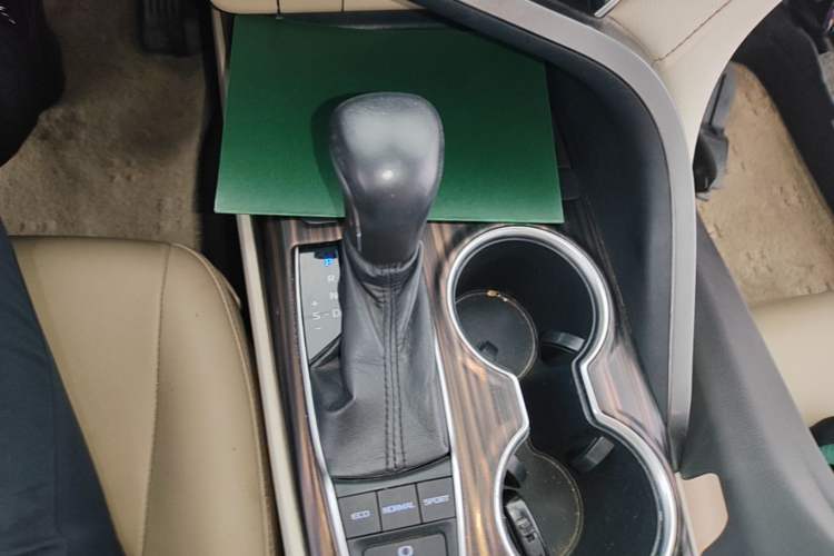 Used Toyota Camry 2018 2.5G Luxury Edition Gear Lever