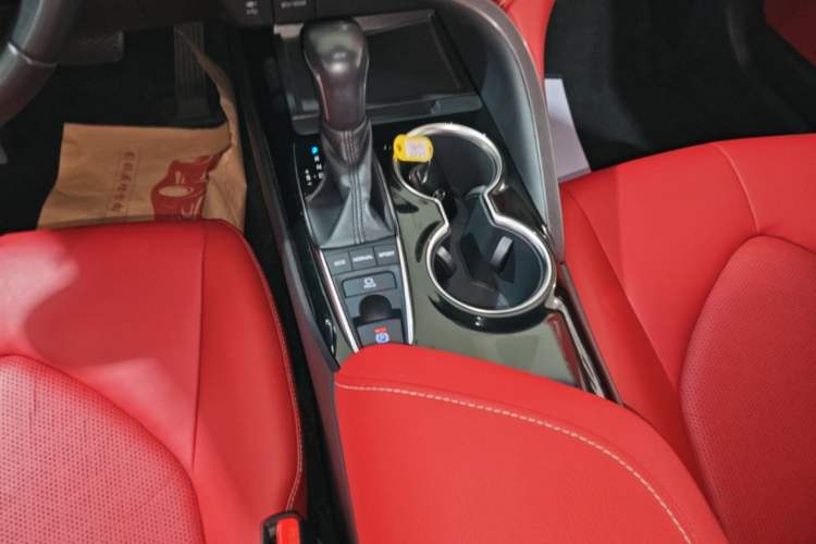Used Toyota Camry 2018 2.5S Fēngshàng Edition Gear Lever
