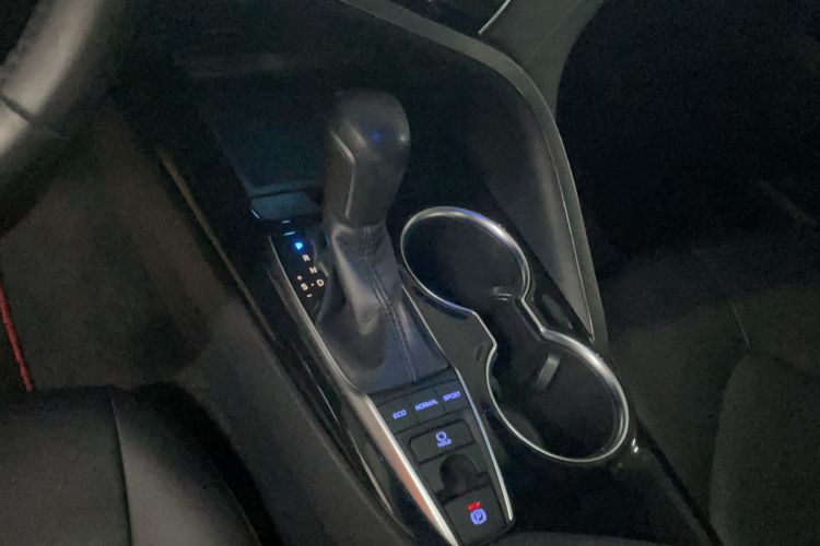 Used Toyota Camry 2018 2.5S Fēngshàng Edition Gear Lever