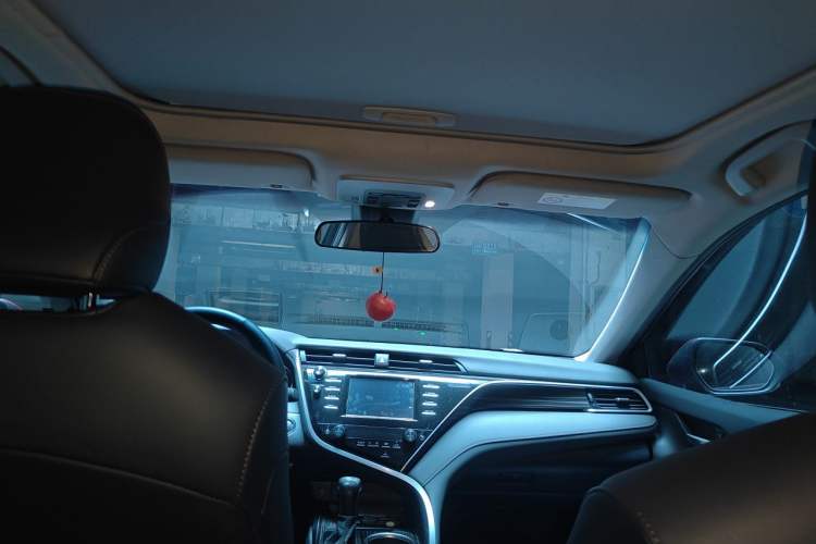 Used Toyota Camry 2018 2.0G Luxury Edition Headliner