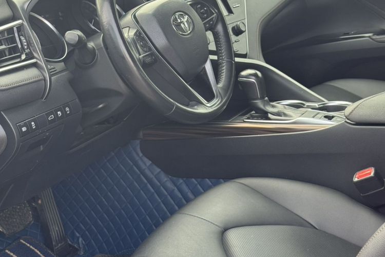 Used Toyota Camry 2018 2.0G Luxury Edition Interior 1