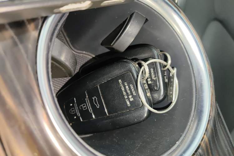 Used Toyota Camry 2018 2.0G Luxury Edition Interior 1