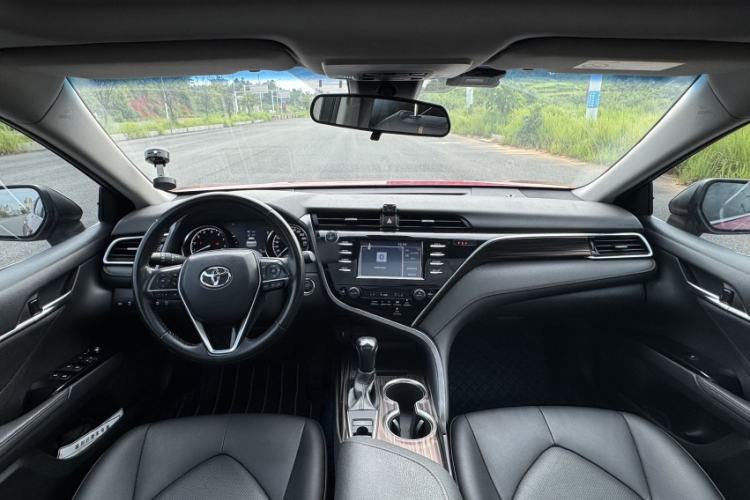 Used Toyota Camry 2018 2.0G Luxury Edition Interior 2
