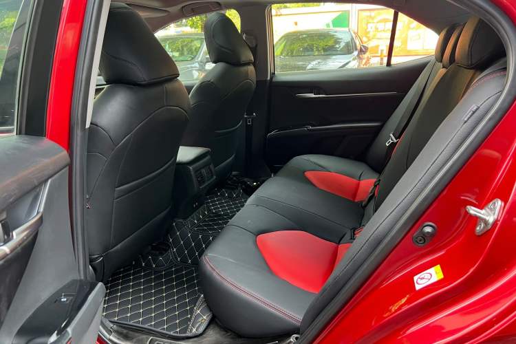 Used Toyota Camry 2018 2.0S FENGSHANG Edition Interior 3