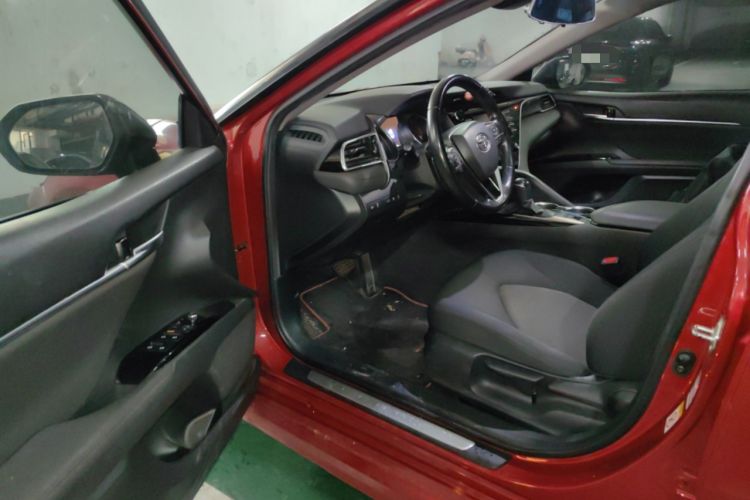 Used Toyota Camry 2018 2.0S FENGSHANG Edition Interior 3
