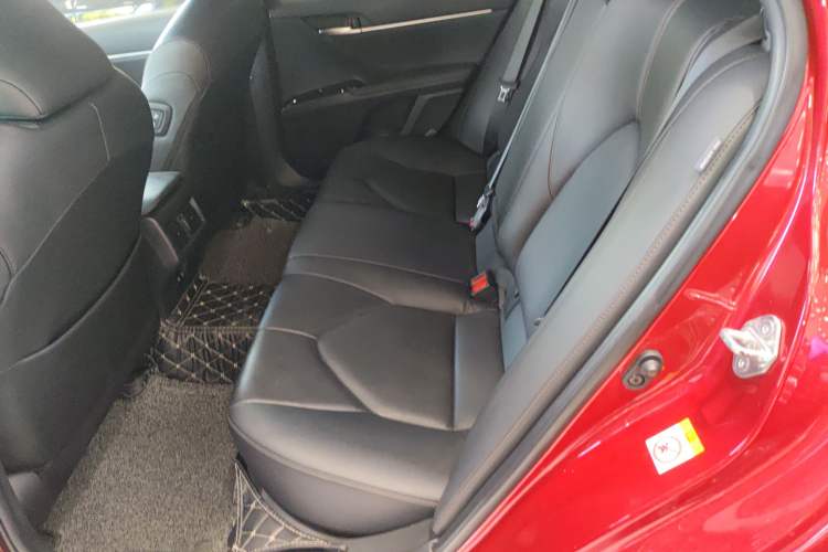Used Toyota Camry 2018 2.0G Luxury Edition Interior 4