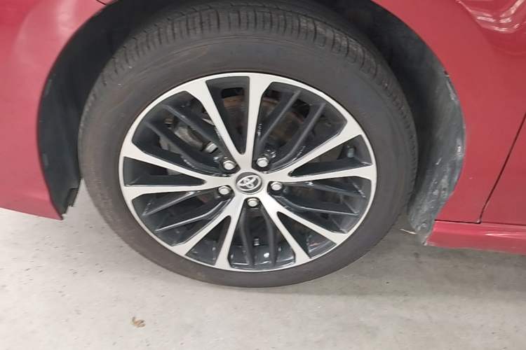 Used Toyota Camry 2018 2.5S Fēngshàng Edition Left Front Wheel Hub