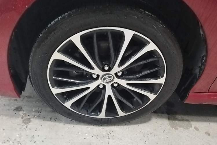 Used Toyota Camry 2018 2.5S Fēngshàng Edition Left Front Wheel Hub
