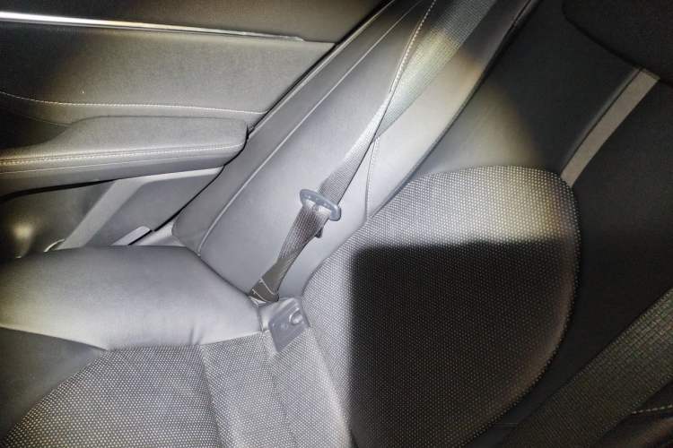 Used Toyota Camry 2018 2.5S Fēngshàng Edition Left Rear Seat
