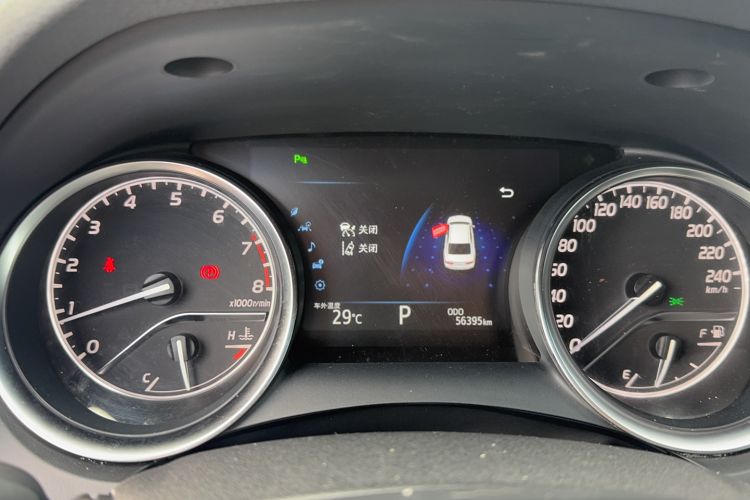 Used Toyota Camry 2018 2.0G Luxury Edition Odometer Close Up