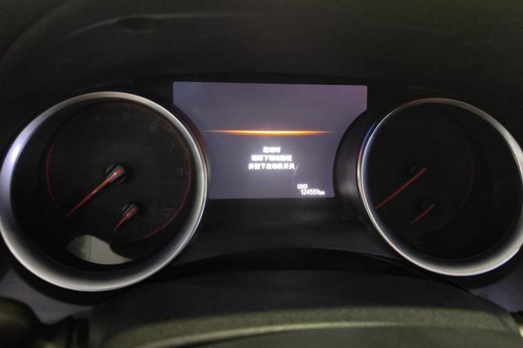 Used Toyota Camry 2018 2.0S FENGSHANG Edition Odometer Close Up