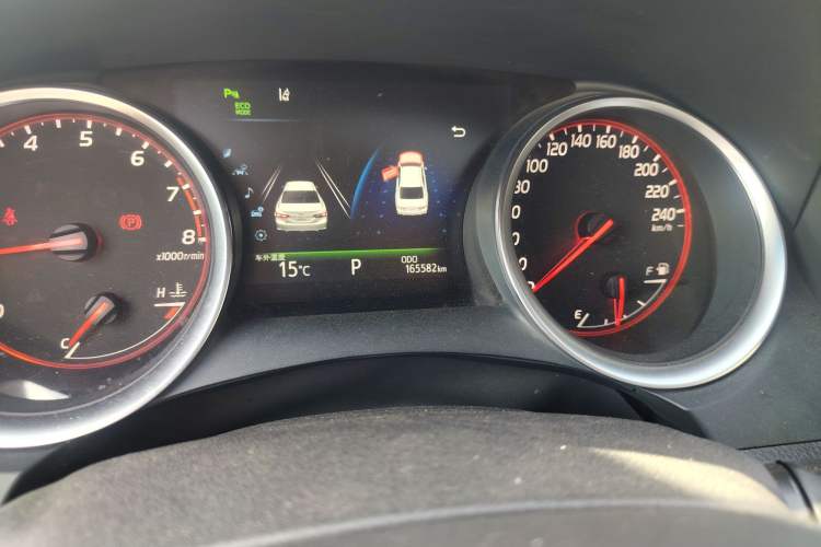 Used Toyota Camry 2018 2.5S Fēngshàng Edition Odometer Close Up