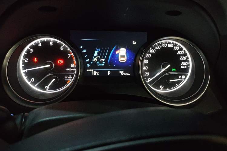 Used Toyota Camry 2018 2.5G Luxury Edition Odometer Close Up