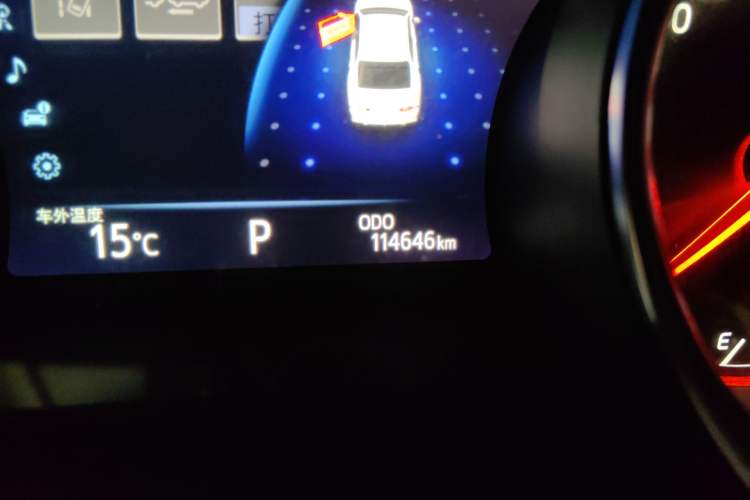 Used Toyota Camry 2018 2.0S FENGSHANG Edition Odometer Close Up