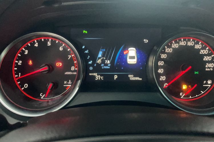 Used Toyota Camry 2018 2.5S Fēngshàng Edition Odometer Close Up